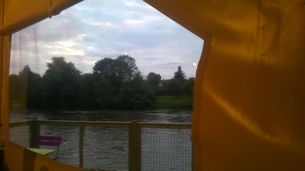 Camping Des Ribieres Confolens Exteriér fotografie