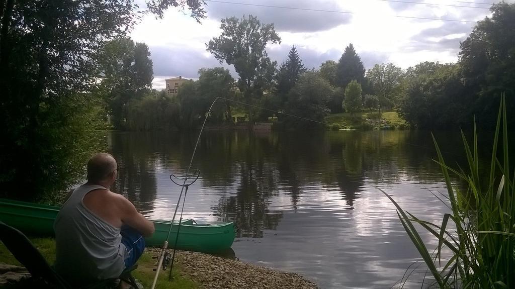 Camping Des Ribieres Confolens Exteriér fotografie
