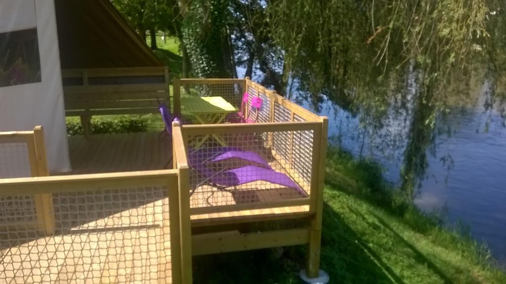 Camping Des Ribieres Confolens Exteriér fotografie
