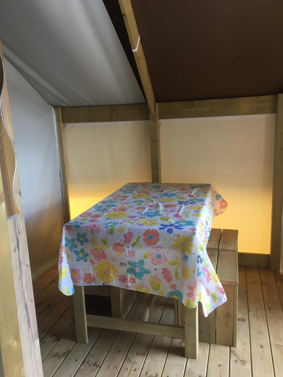 Camping Des Ribieres Confolens Exteriér fotografie