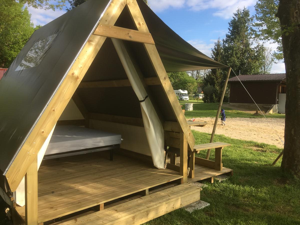 Camping Des Ribieres Confolens Exteriér fotografie
