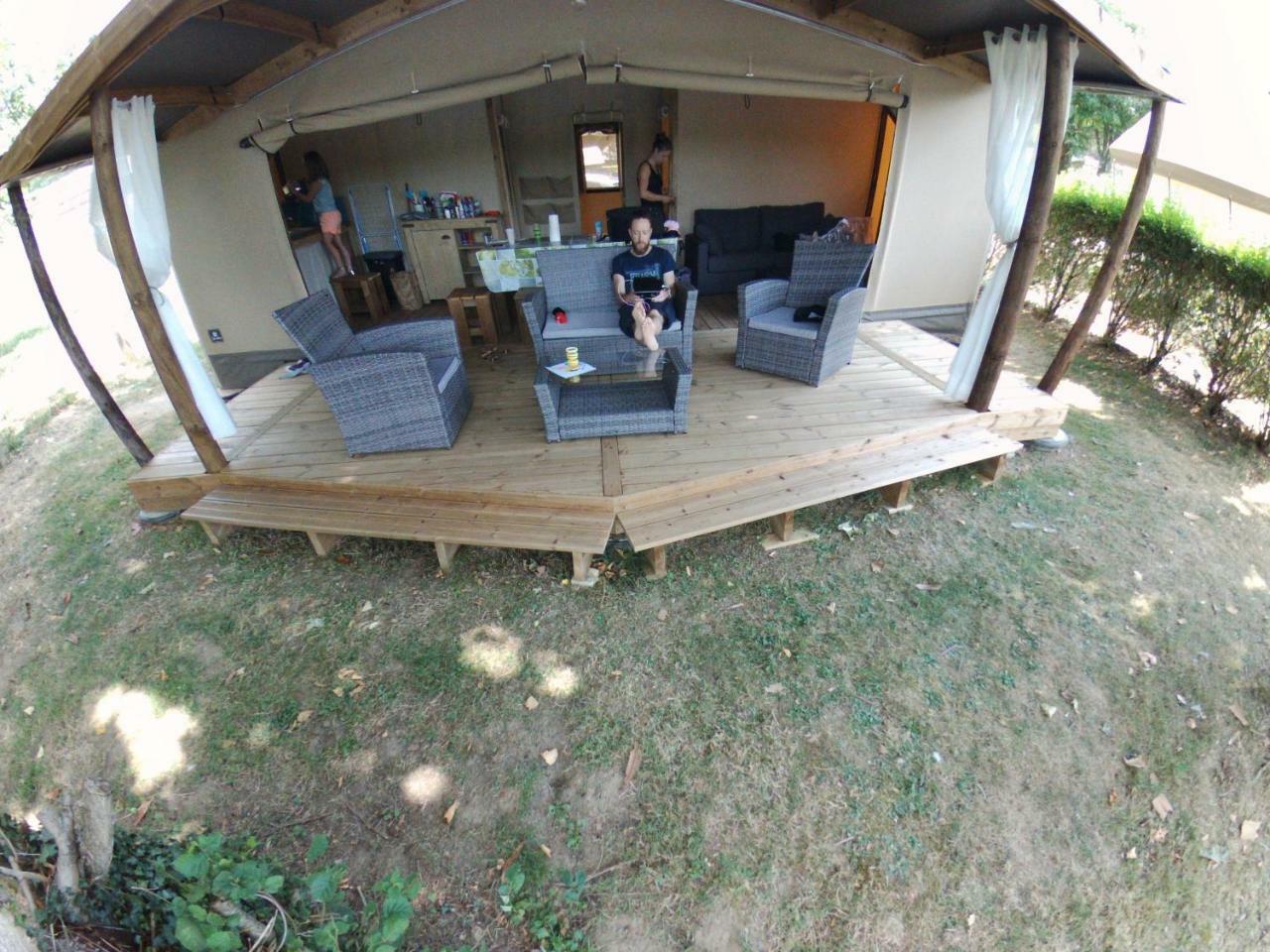 Camping Des Ribieres Confolens Exteriér fotografie
